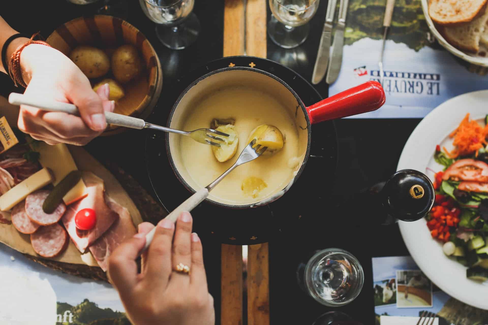 How to make fondue and which cheese to choose?