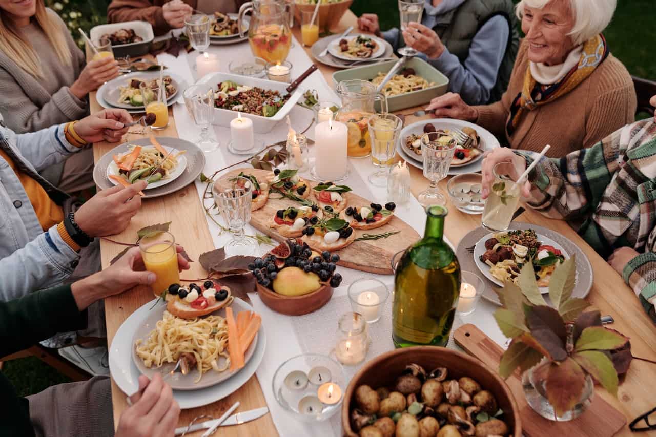 Birthday party in the garden. How to arrange a party under the cloud?