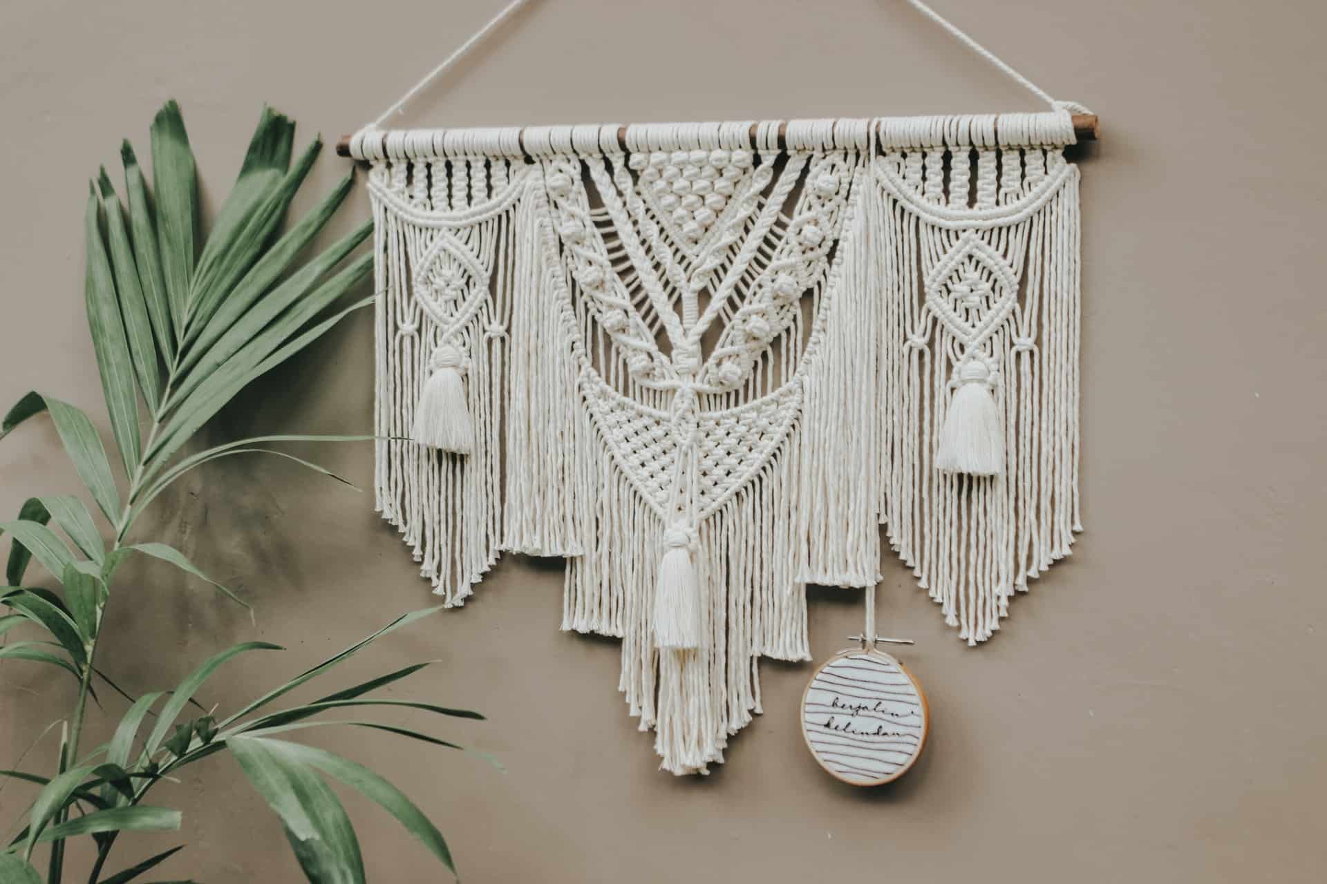 Macramé for the wall. How to do it?