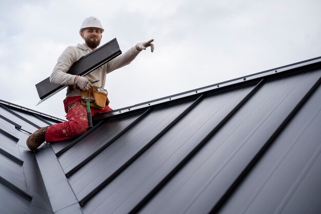 What Should You Look for When Choosing a Roofing Contractor?